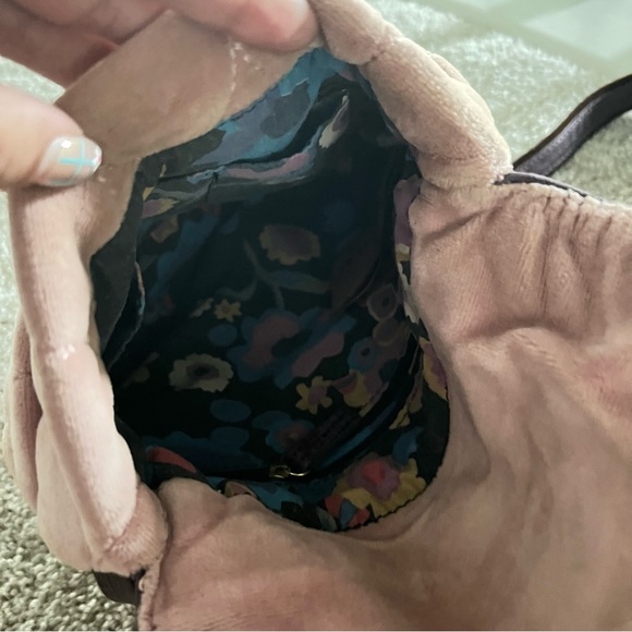 Juicy Couture Light Pink Velour Quilted Circles Duchess Puffy Crossbody Purse - Picture 5 of 7